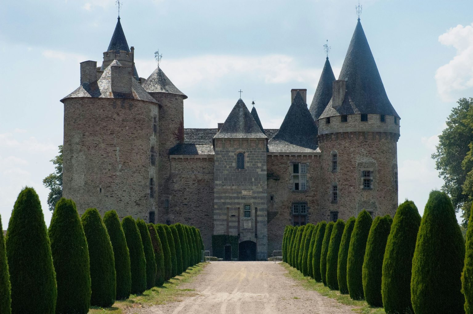 Château de Coussac-Bonneval et ses jardins