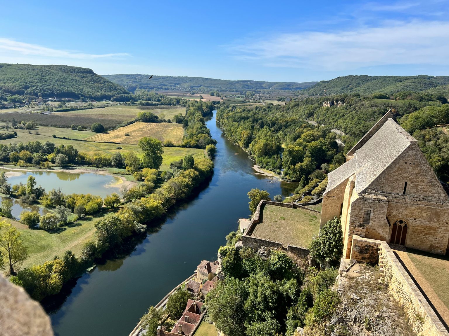 Vallée de la Dordogne et sa rivière en méandre